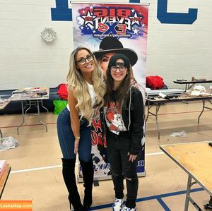 Trish Stratus photo #0960