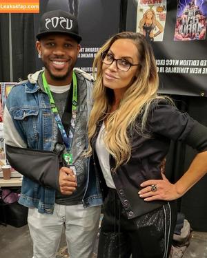 Trish Stratus photo #0965