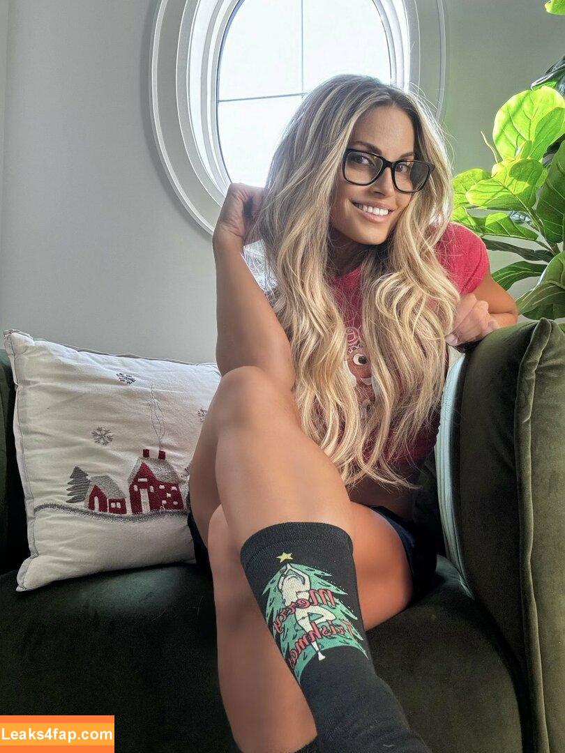 Trish Stratus / trishstratuscom leaked photo photo #1028
