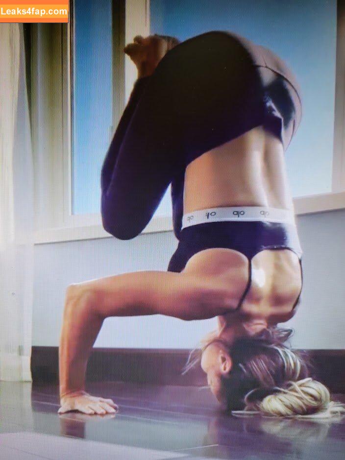 Trish Stratus / trishstratuscom leaked photo photo #1105