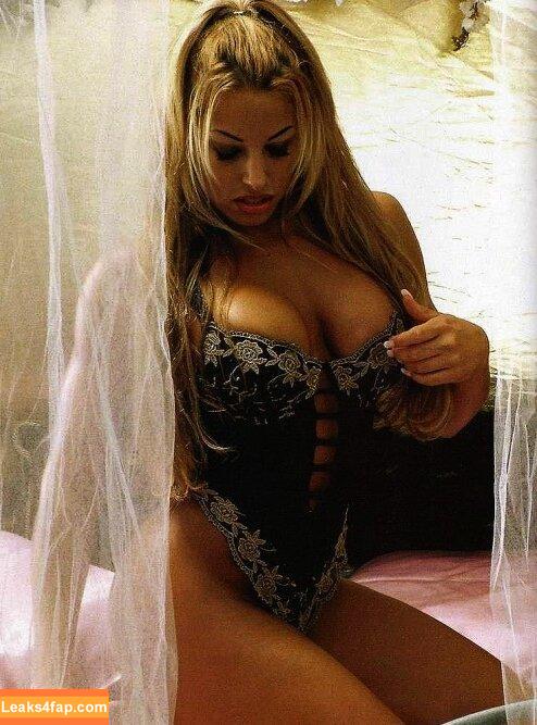 Trish Stratus / trishstratuscom leaked photo photo #1117