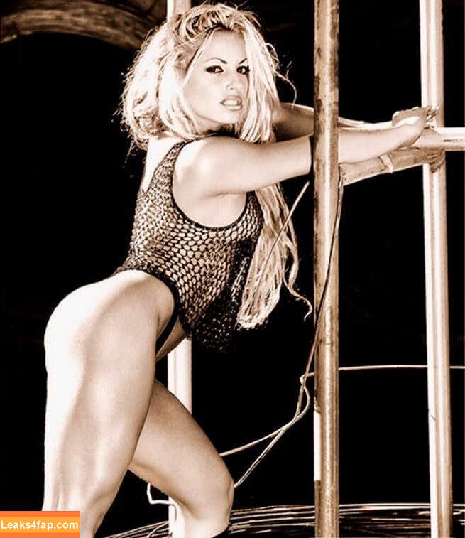 Trish Stratus / trishstratuscom leaked photo photo #1159