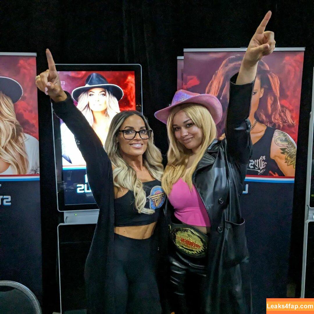 Trish Stratus / trishstratuscom leaked photo photo #1264