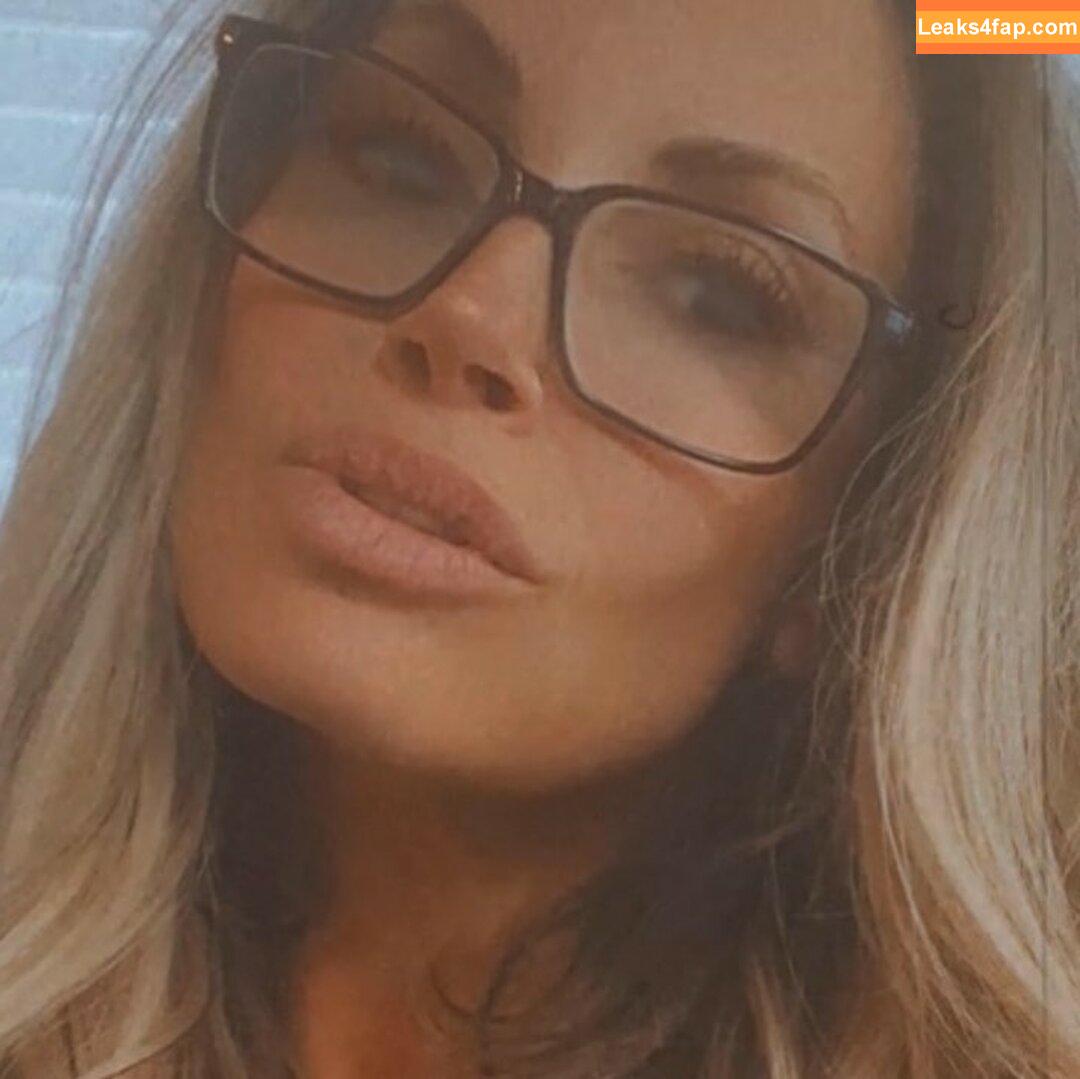 Trish Stratus / trishstratuscom leaked photo photo #1311