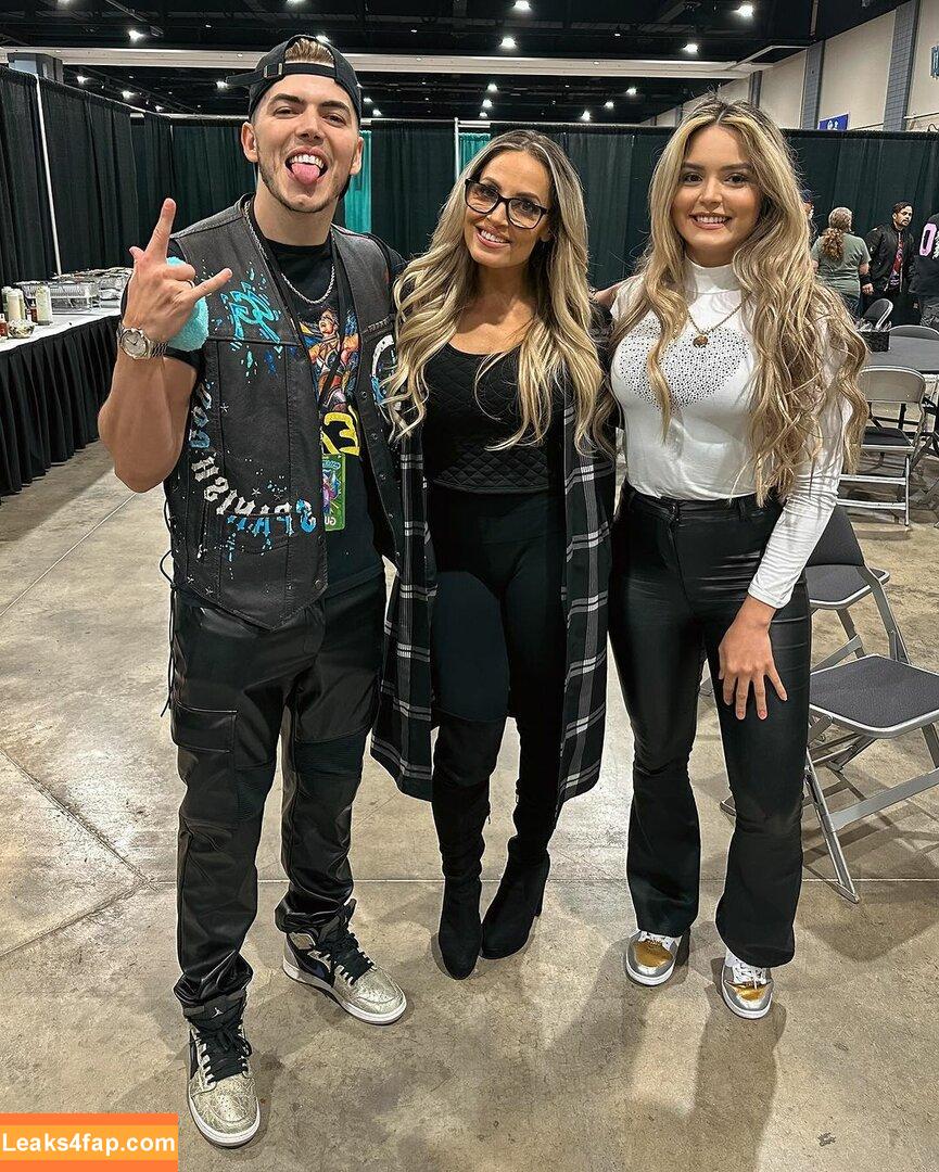 Trish Stratus / trishstratuscom leaked photo photo #1312