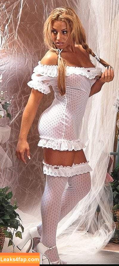 Trish Stratus / trishstratuscom leaked photo photo #1351