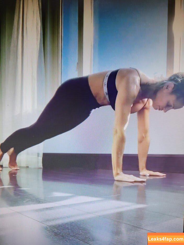 Trish Stratus / trishstratuscom leaked photo photo #1366