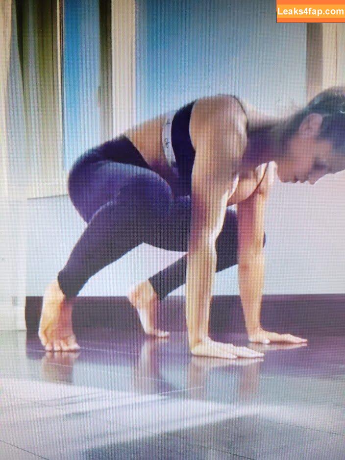 Trish Stratus / trishstratuscom leaked photo photo #1367