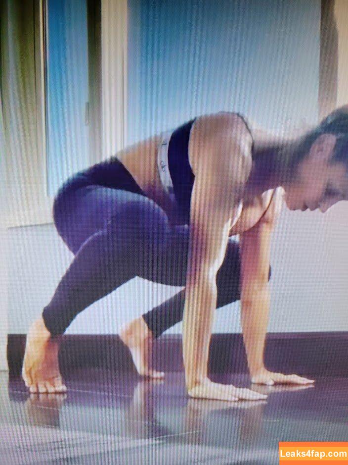 Trish Stratus / trishstratuscom leaked photo photo #1373