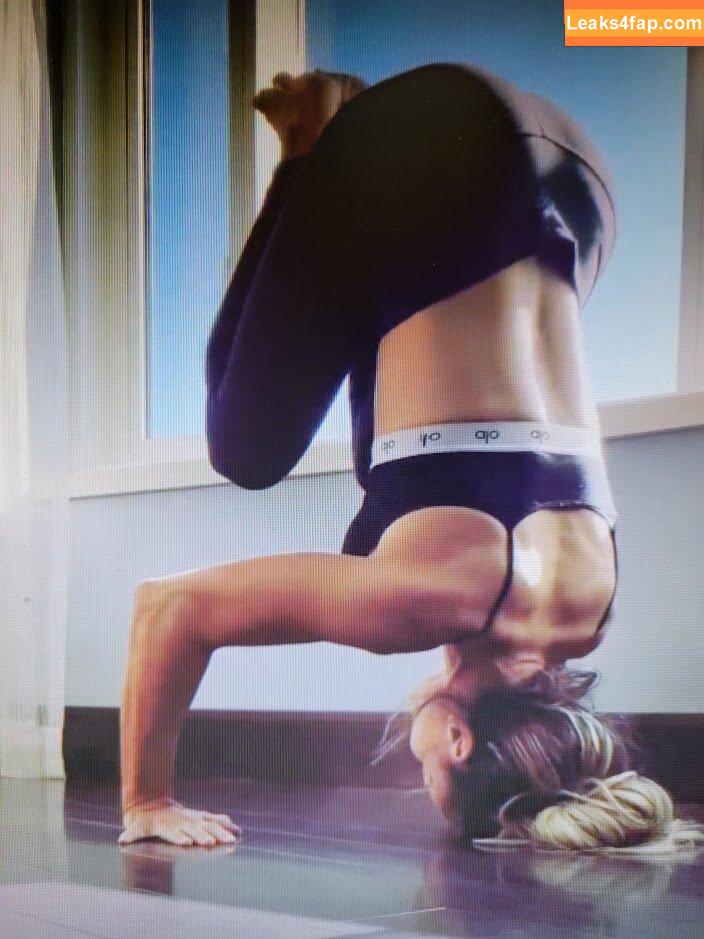 Trish Stratus / trishstratuscom leaked photo photo #1496