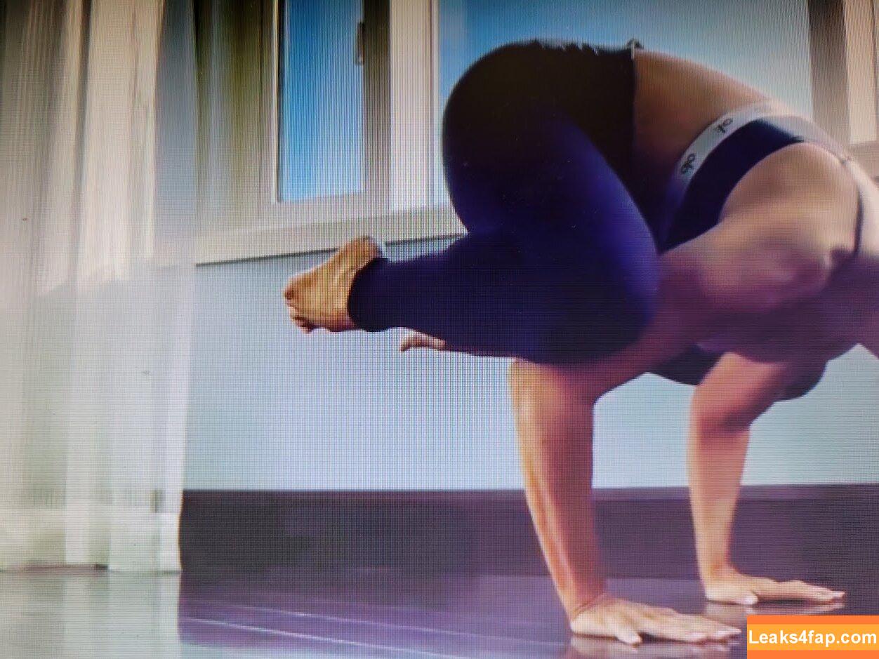 Trish Stratus / trishstratuscom leaked photo photo #1533