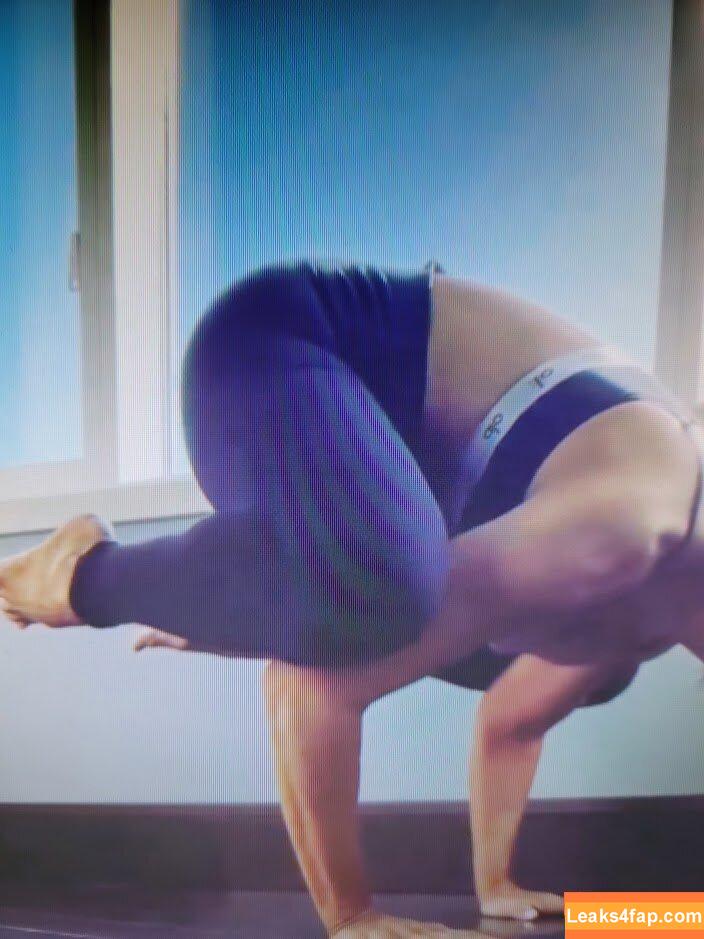 Trish Stratus / trishstratuscom leaked photo photo #1534