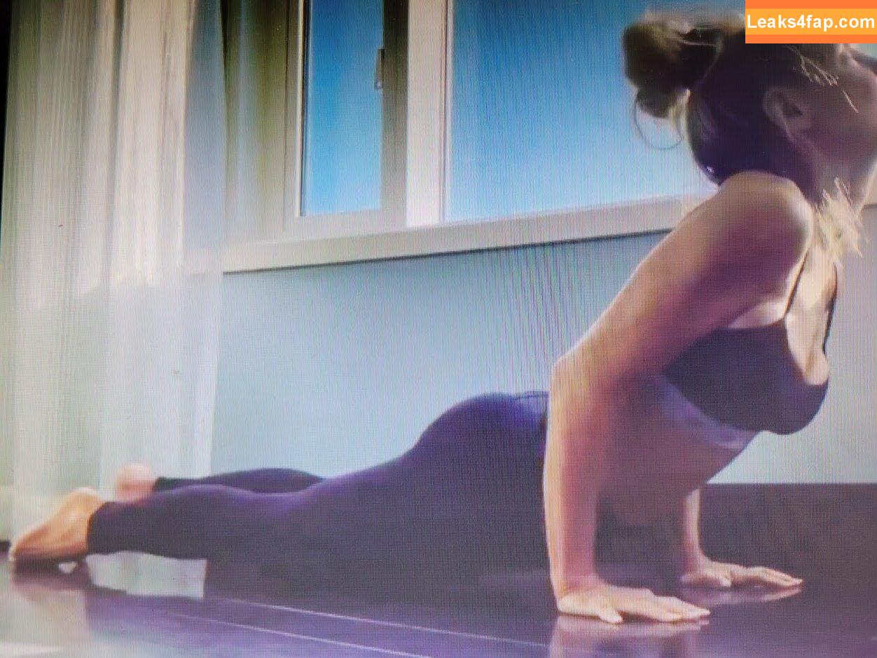 Trish Stratus / trishstratuscom leaked photo photo #1537