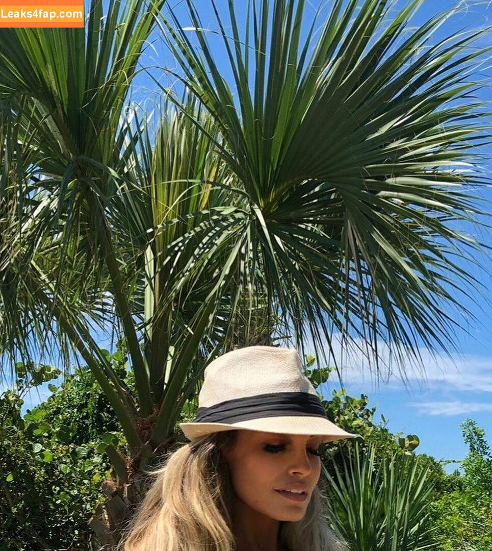 Trish Stratus / trishstratuscom leaked photo photo #1619