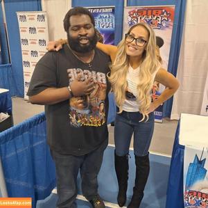 Trish Stratus photo #1012