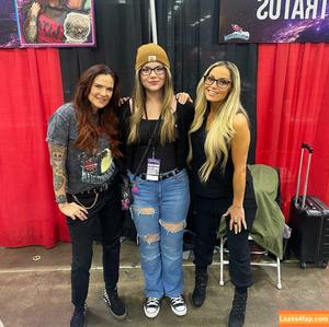 Trish Stratus photo #1030