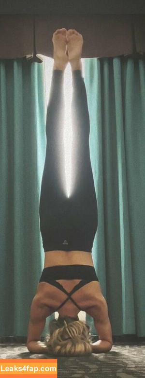 Trish Stratus photo #1067