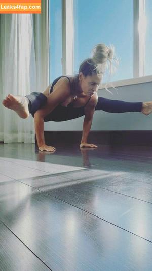 Trish Stratus photo #1068