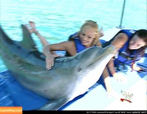 Trish Stratus photo #1084