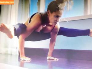 Trish Stratus photo #1095