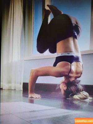 Trish Stratus photo #1109