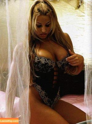 Trish Stratus photo #1117