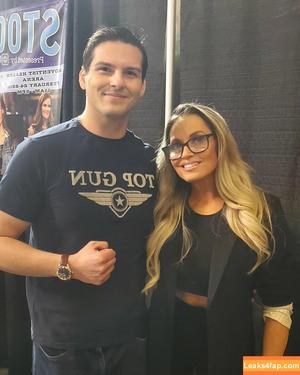 Trish Stratus photo #1218