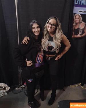 Trish Stratus photo #1222