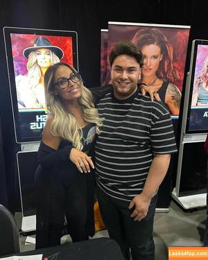 Trish Stratus photo #1242