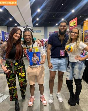 Trish Stratus photo #1321