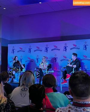 Trish Stratus photo #1327