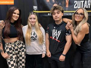 Trish Stratus photo #1440