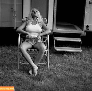 Trish Stratus photo #1564