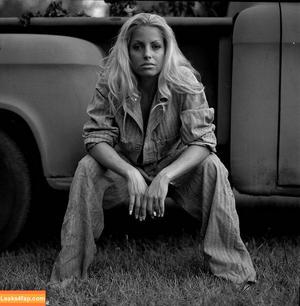 Trish Stratus photo #1566