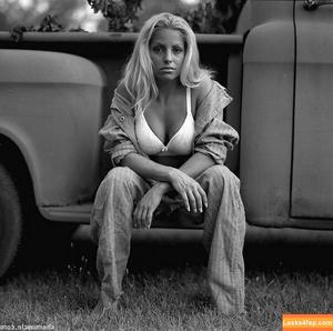Trish Stratus photo #1567