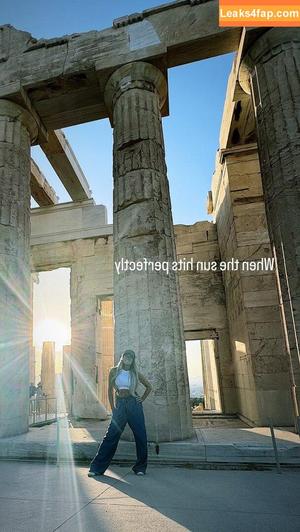 Trish Stratus photo #1575