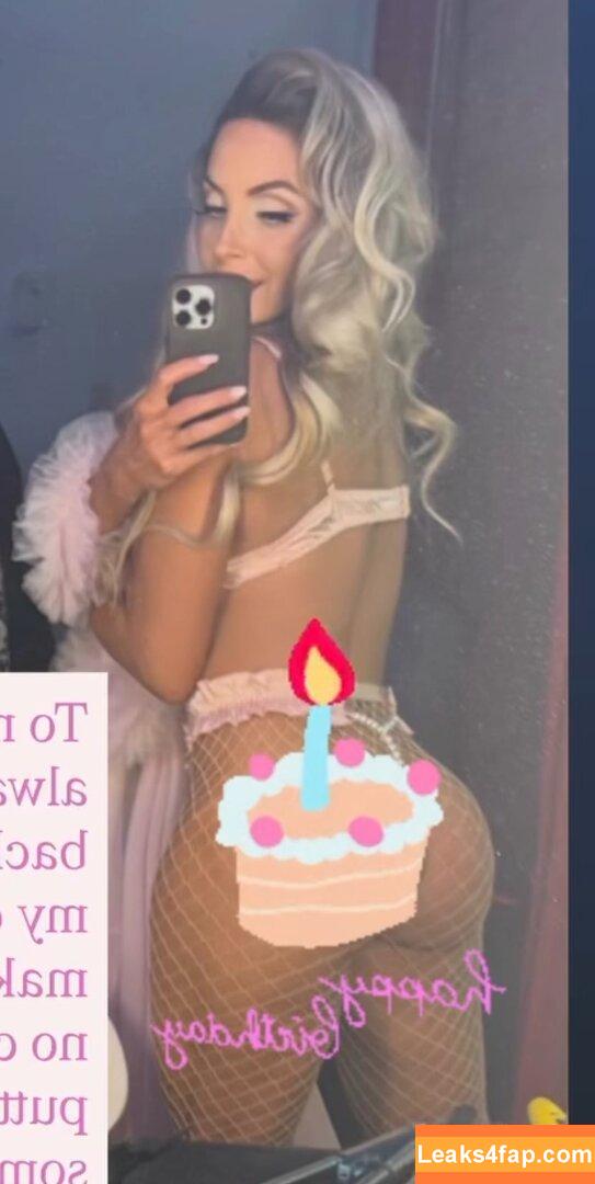 Trish Stratus / trishstratuscom leaked photo photo #2171