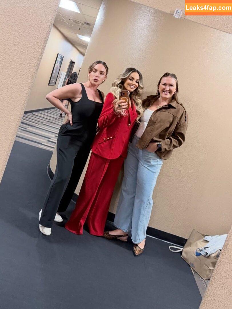Trish Stratus / trishstratuscom leaked photo photo #2203