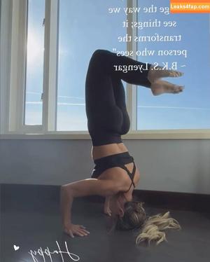 Trish Stratus photo #2167