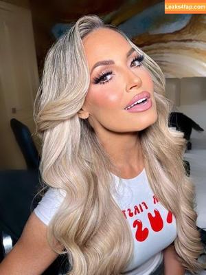 Trish Stratus photo #2223