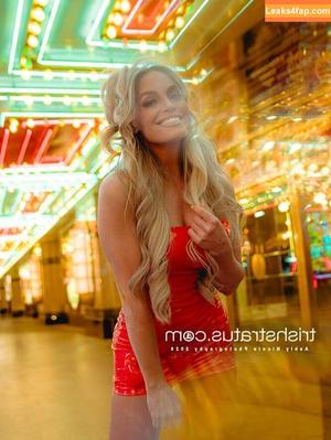 Trish Stratus фото #2237