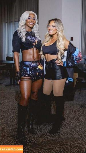 Trish Stratus photo #2256