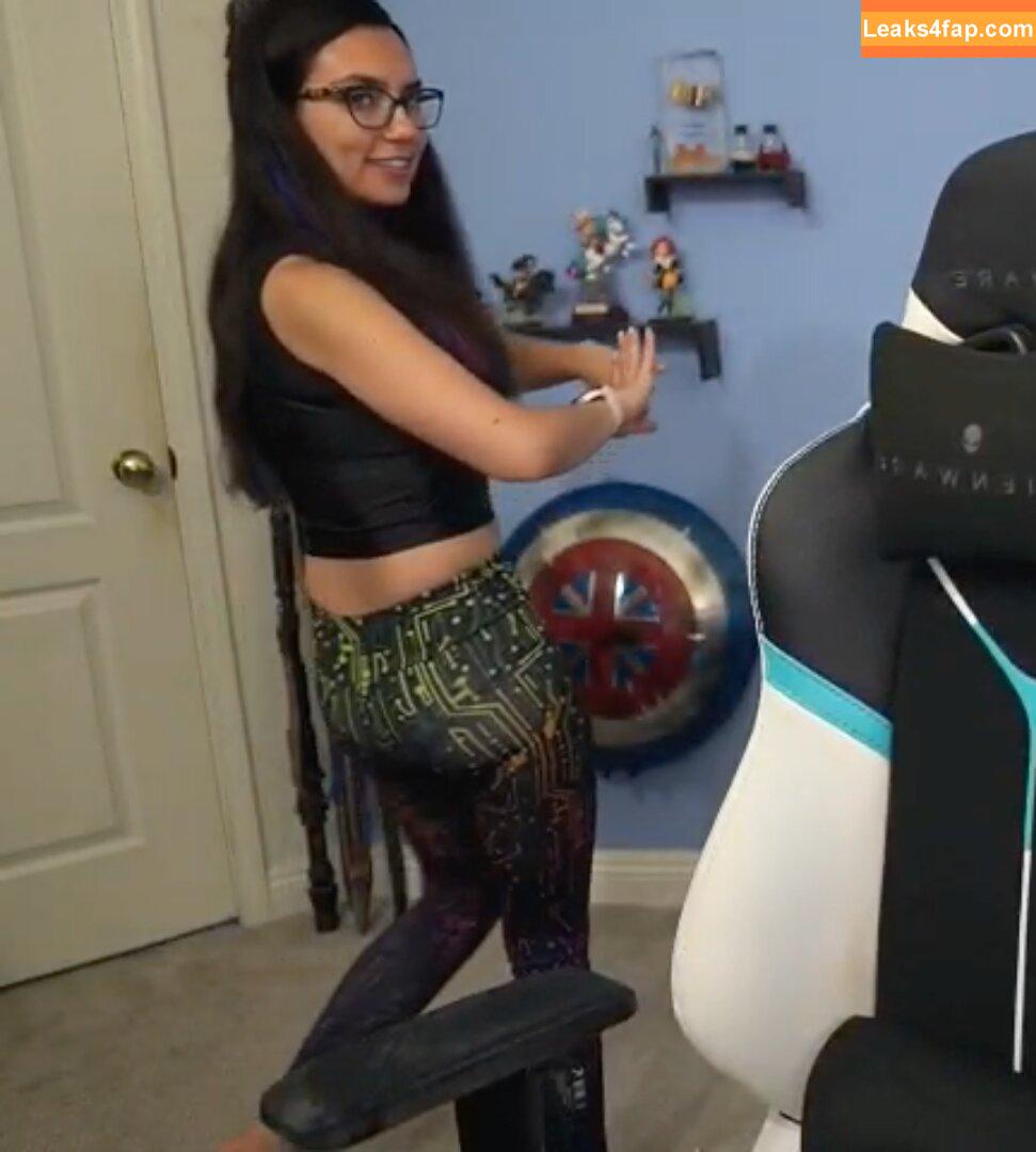 Trisha Hershberger / thatgrltrish / trishahershberger / trishahershbergerstreams leaked photo photo #0432