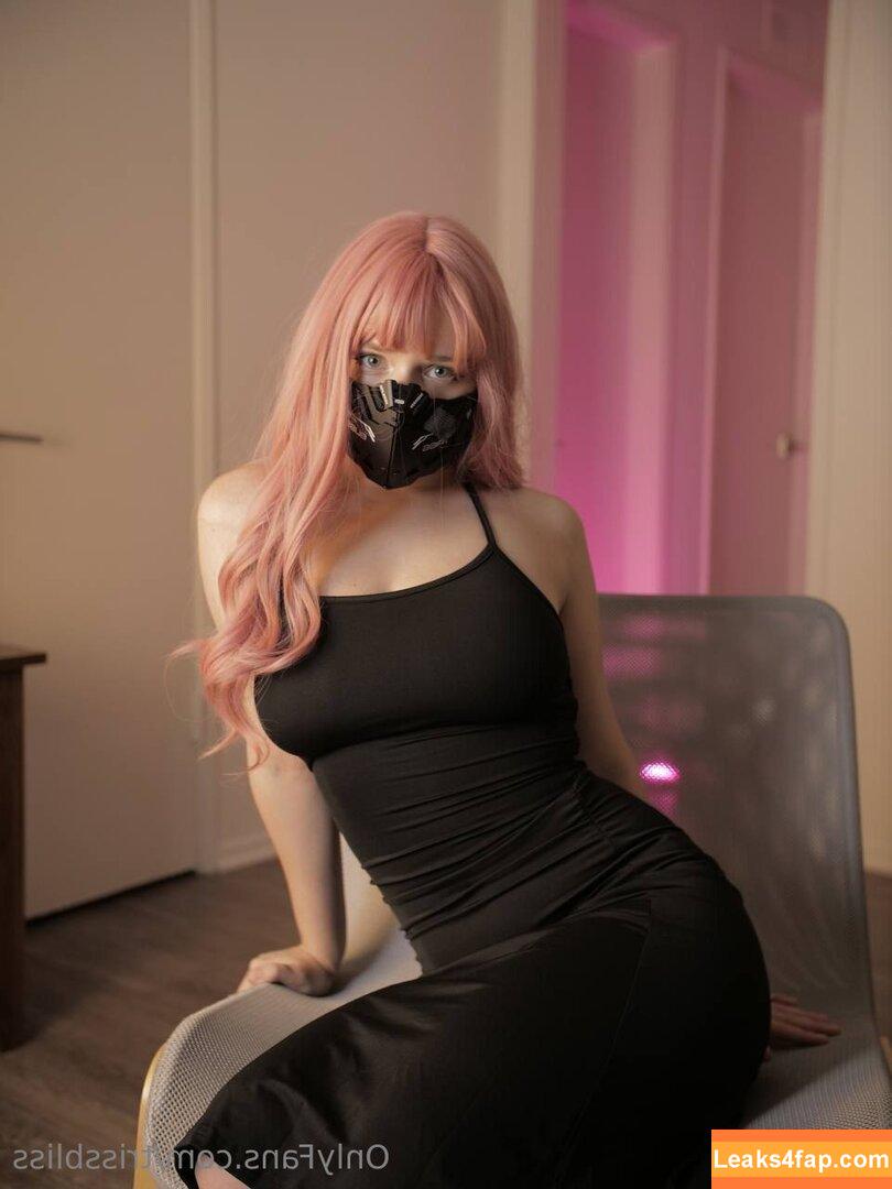 trissbliss /  leaked photo photo #0018