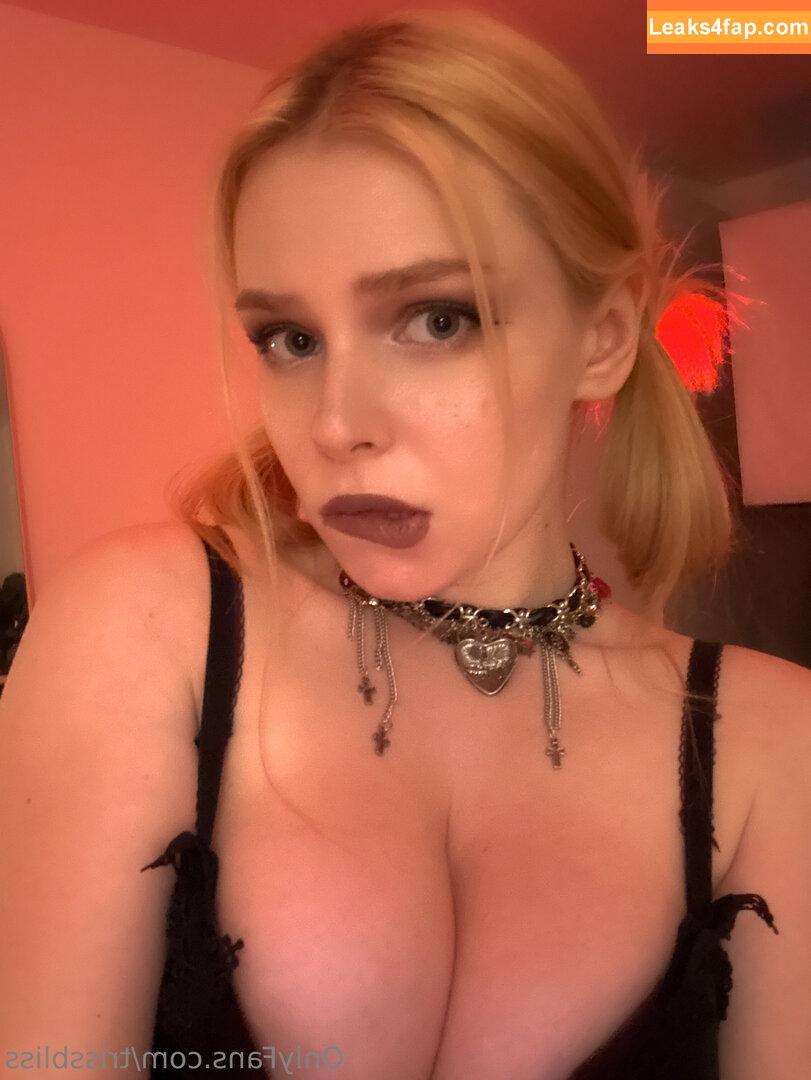 trissbliss /  leaked photo photo #0032
