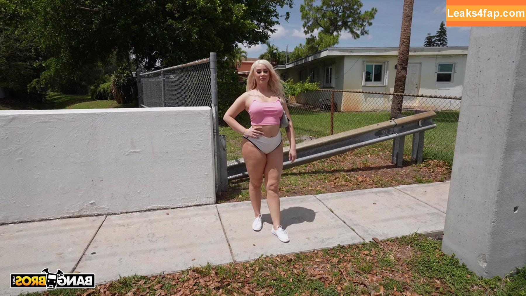 Trixi Brooks /  leaked photo photo #0022