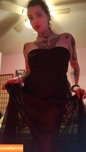 Trixxy Tease photo #0013