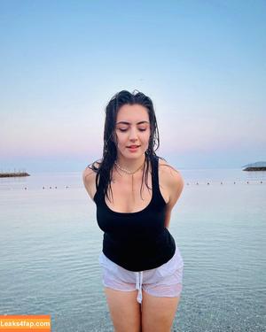 Tuba Pelin photo #0001