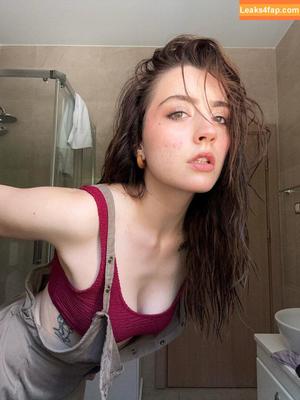 Tuba Pelin photo #0004