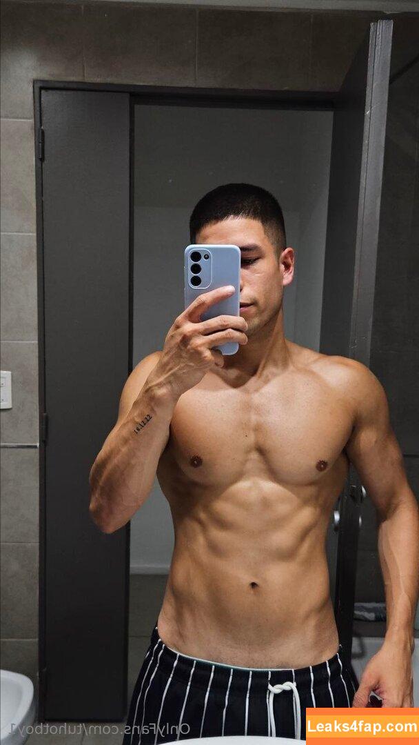 tuhotboy1 / hotboys_official1 leaked photo photo #0010
